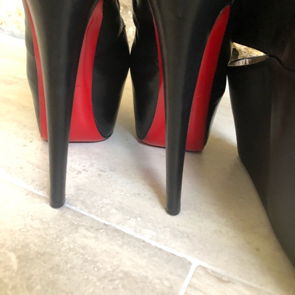 CHRISTIAN LOUBOUTIN CUTOUT PLATFORMS - Picture 8 of 17